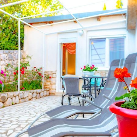 Vacation Home Grill & Chill With 350M2 Garden With Bbq Novi Vinodolski Esterno foto