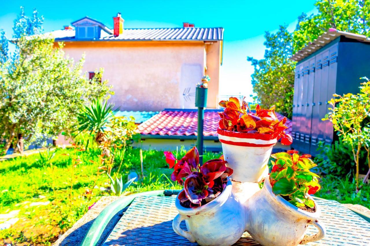 Vacation Home Grill & Chill With 350M2 Garden With Bbq Novi Vinodolski Esterno foto