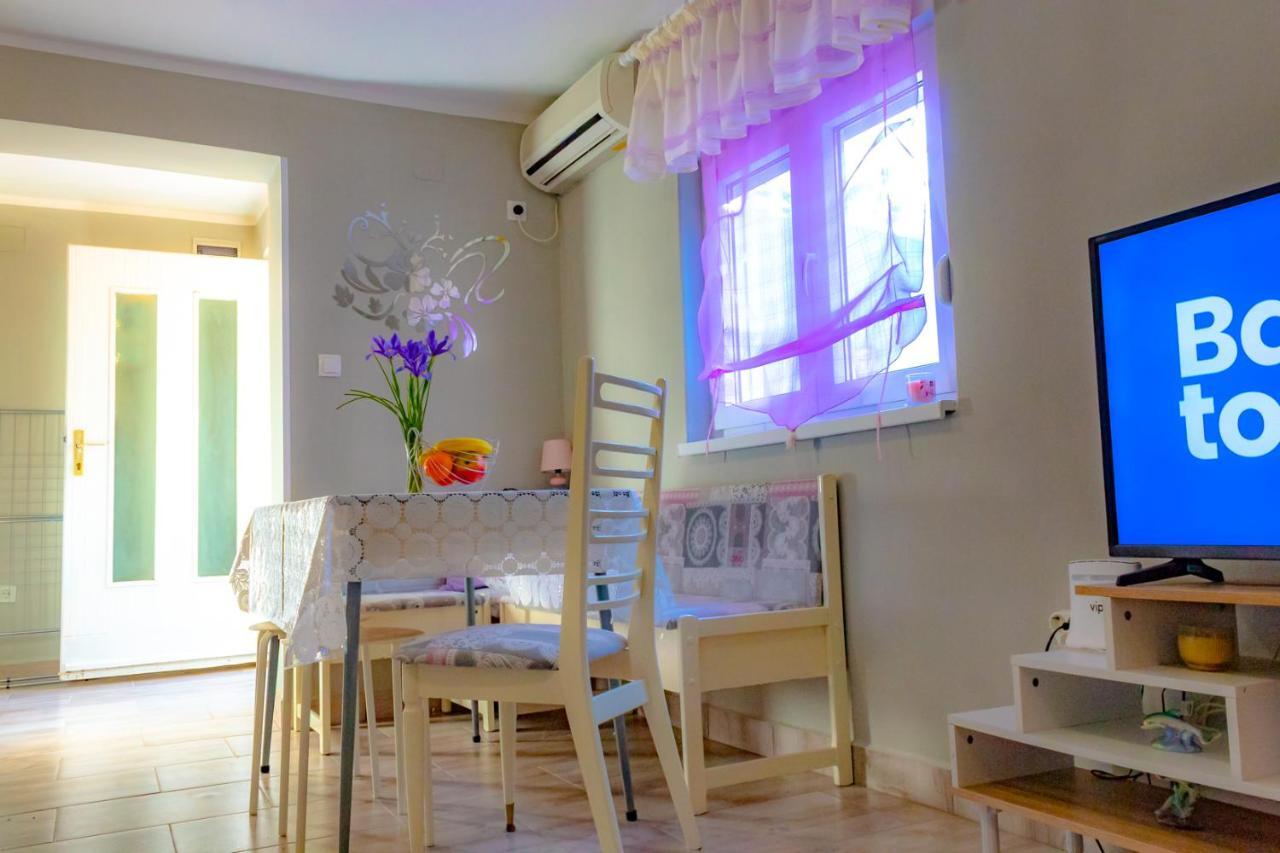 Vacation Home Grill & Chill With 350M2 Garden With Bbq Novi Vinodolski Esterno foto