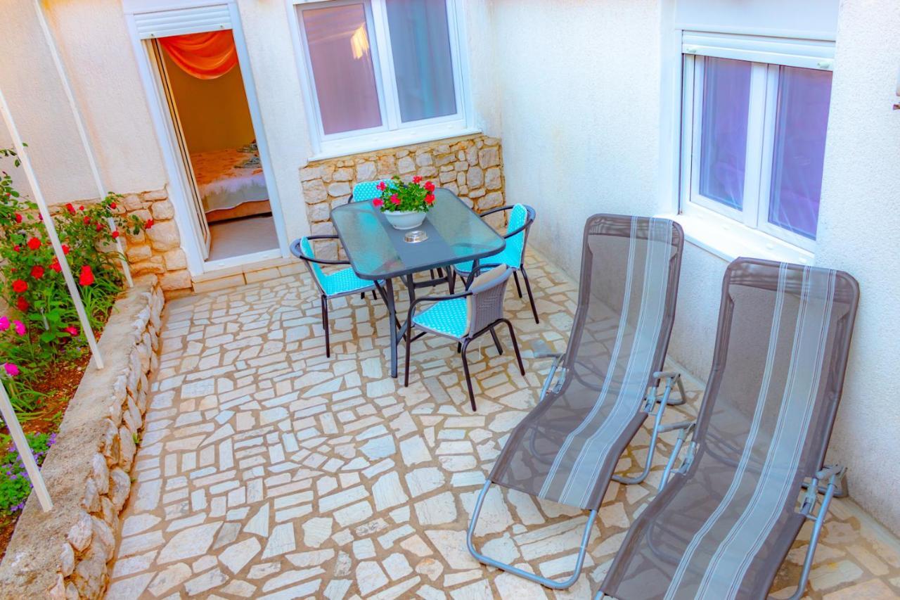 Vacation Home Grill & Chill With 350M2 Garden With Bbq Novi Vinodolski Esterno foto
