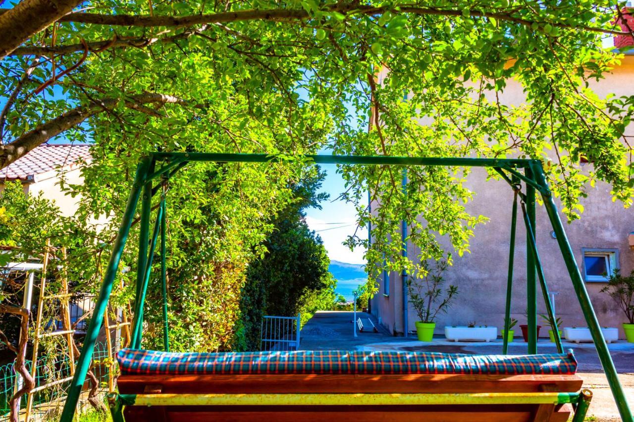 Vacation Home Grill & Chill With 350M2 Garden With Bbq Novi Vinodolski Esterno foto