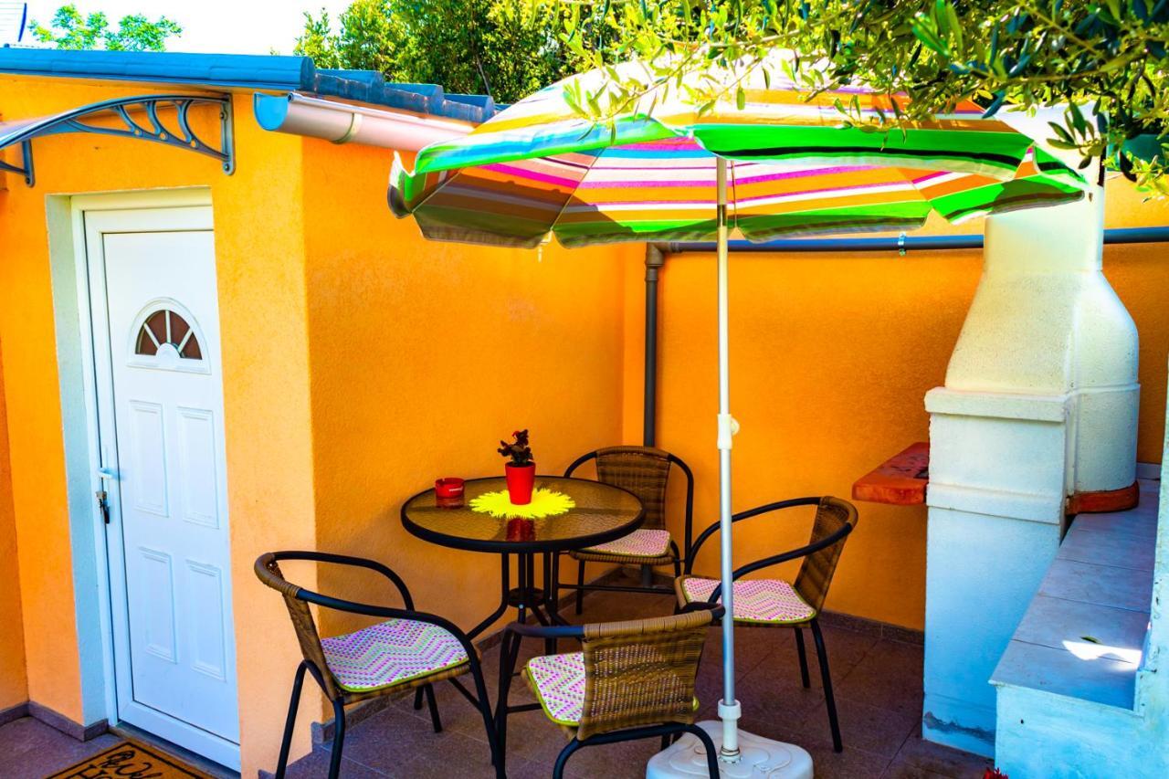 Vacation Home Grill & Chill With 350M2 Garden With Bbq Novi Vinodolski Esterno foto